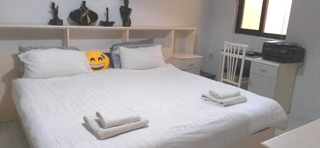סיינט פול ביי Private Room In Wonderful Sea View Apartment חדר תמונה